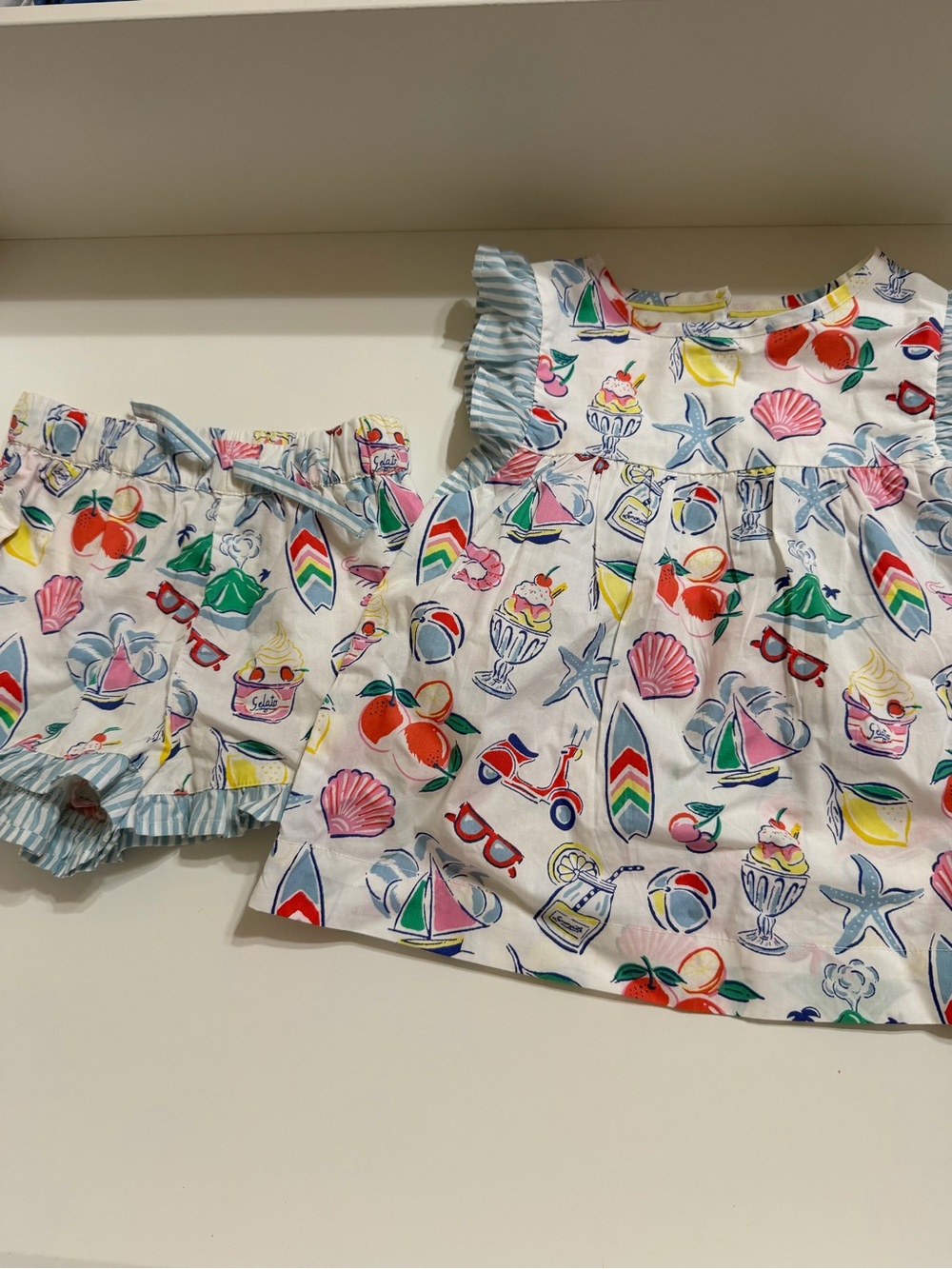 Mini Boden White Beach Print Top & Shorts Set with Multicolor Accents